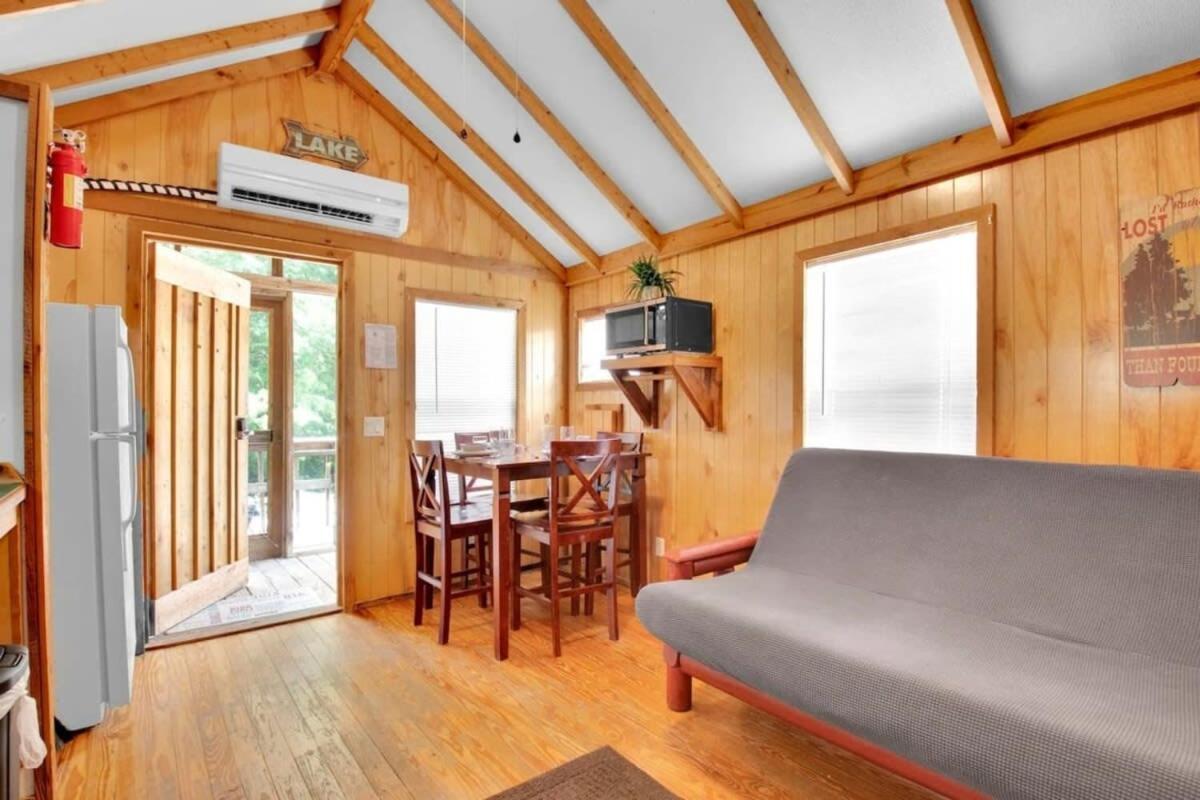 Charming Log Cabin In Bloomington Ngoại thất bức ảnh