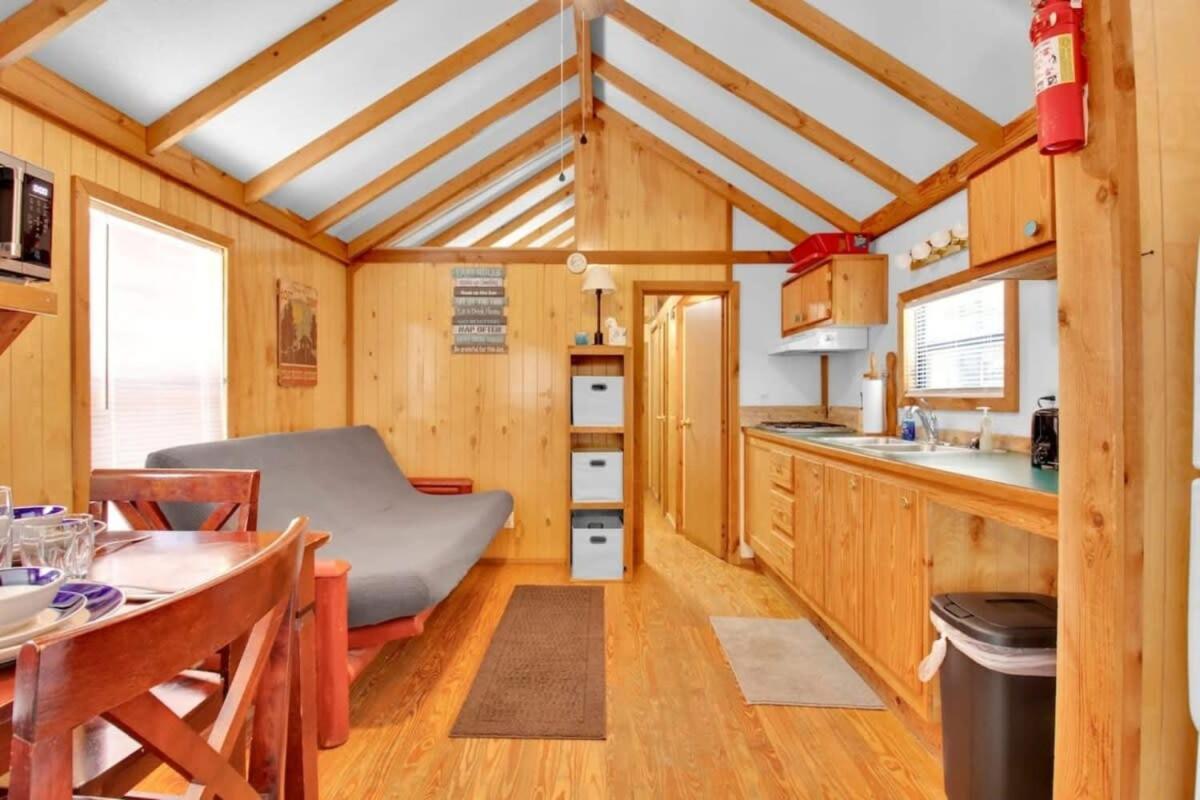 Charming Log Cabin In Bloomington Ngoại thất bức ảnh
