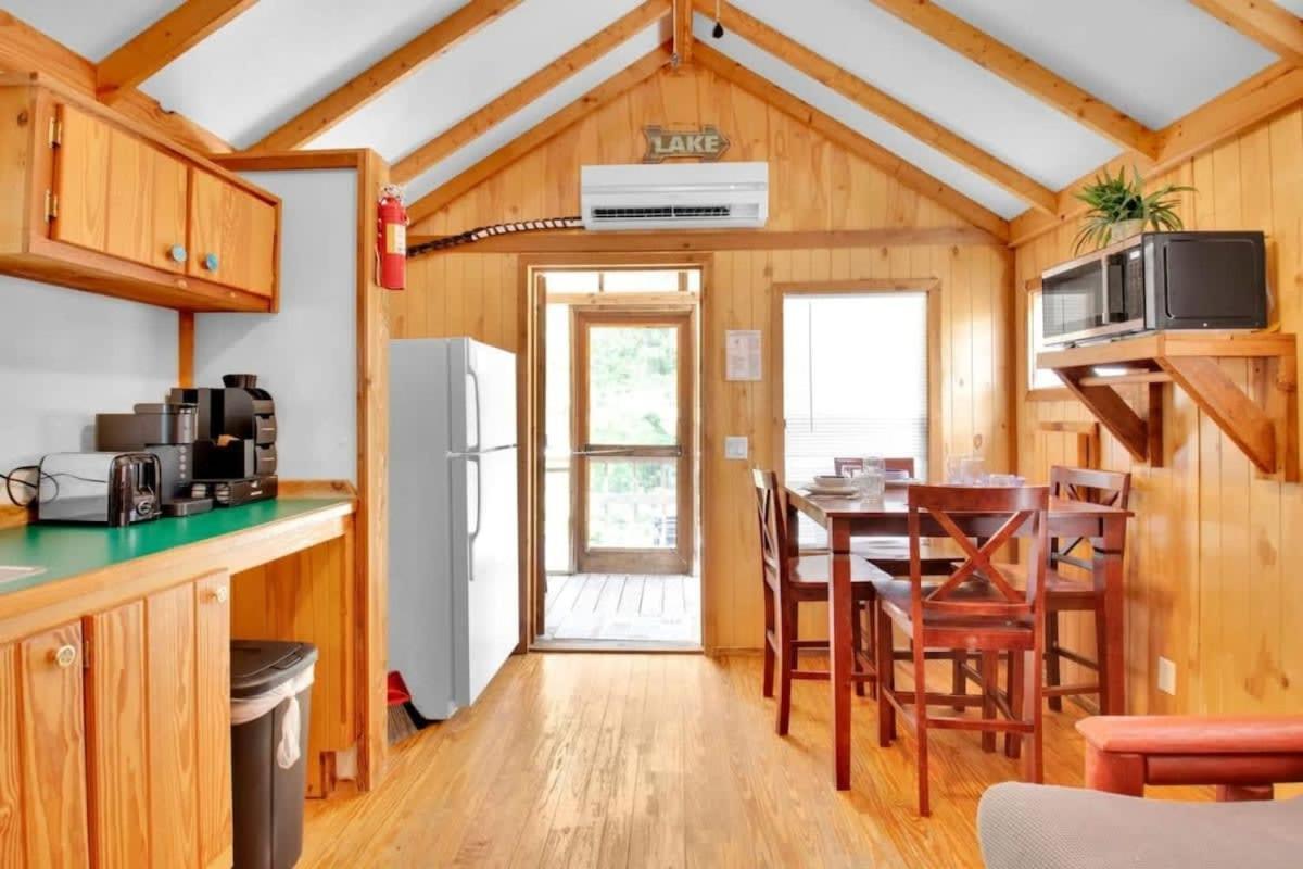 Charming Log Cabin In Bloomington Ngoại thất bức ảnh
